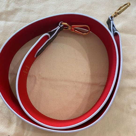 Lv bandoluier XL monogram strap - Picture 10 of 13